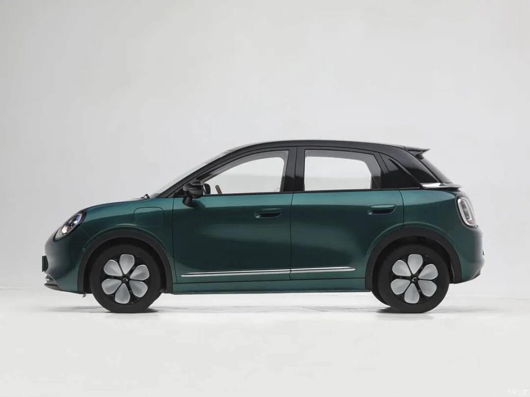 预售5.88万起！403km续航+五门五座！精致代步车这块子还得是它！