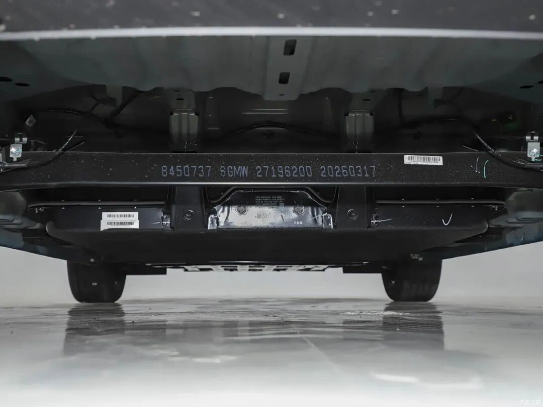 预售5.88万起！403km续航+五门五座！精致代步车这块子还得是它！