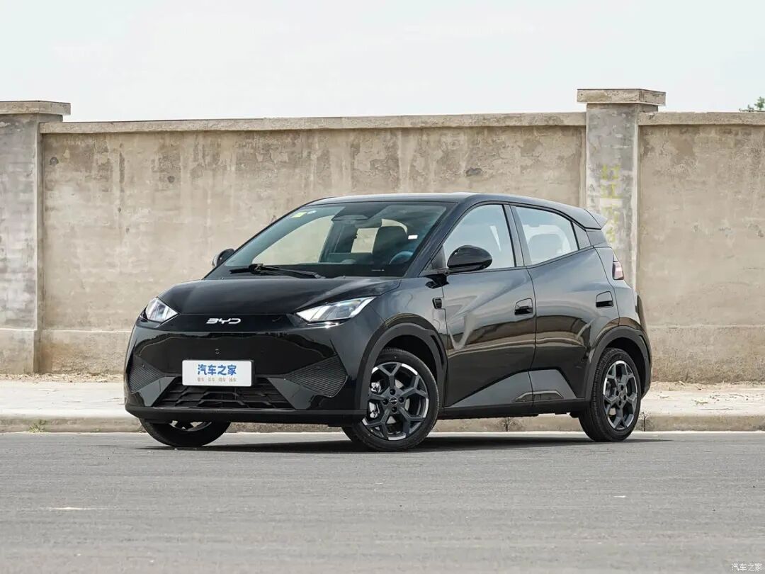 预售5.88万起！403km续航+五门五座！精致代步车这块子还得是它！