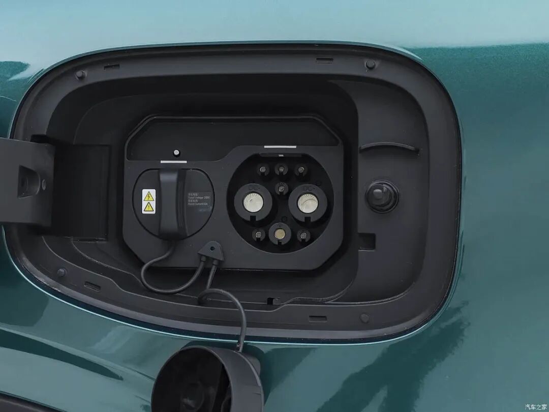 预售5.88万起！403km续航+五门五座！精致代步车这块子还得是它！