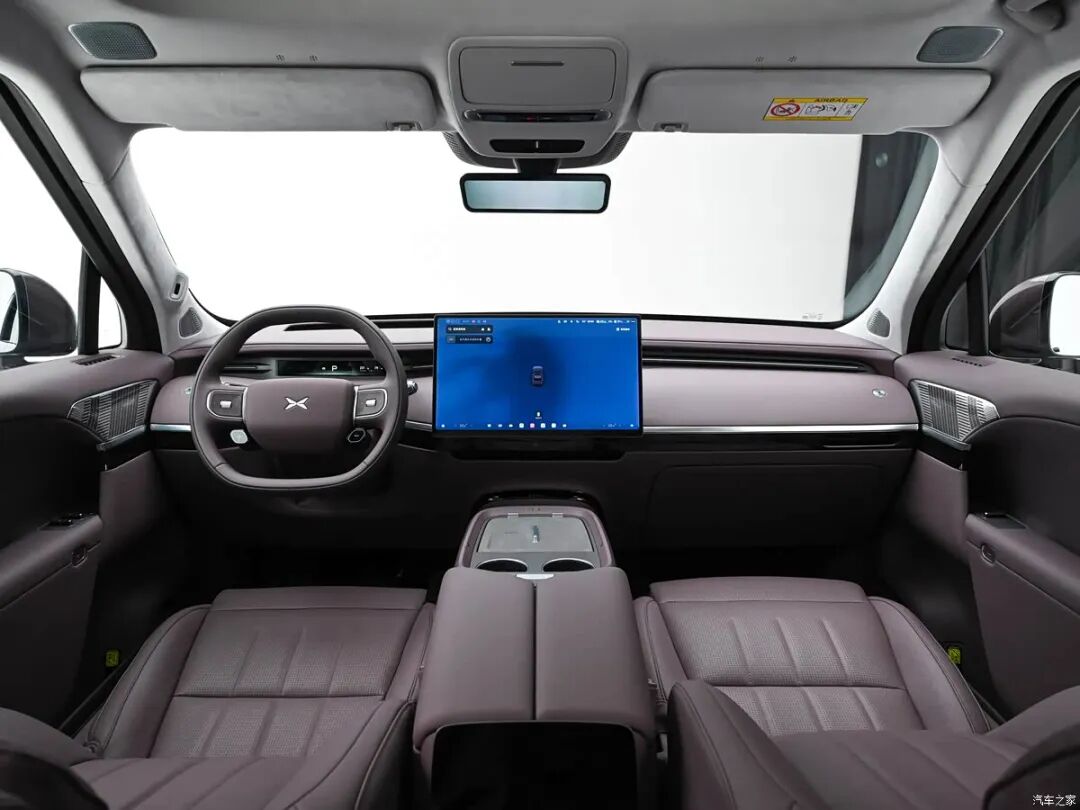 “大湾区揽胜”来了！二排可翻转娱乐屏，零重力座椅，全尺寸六座旗舰SUV，40万你会选它吗？