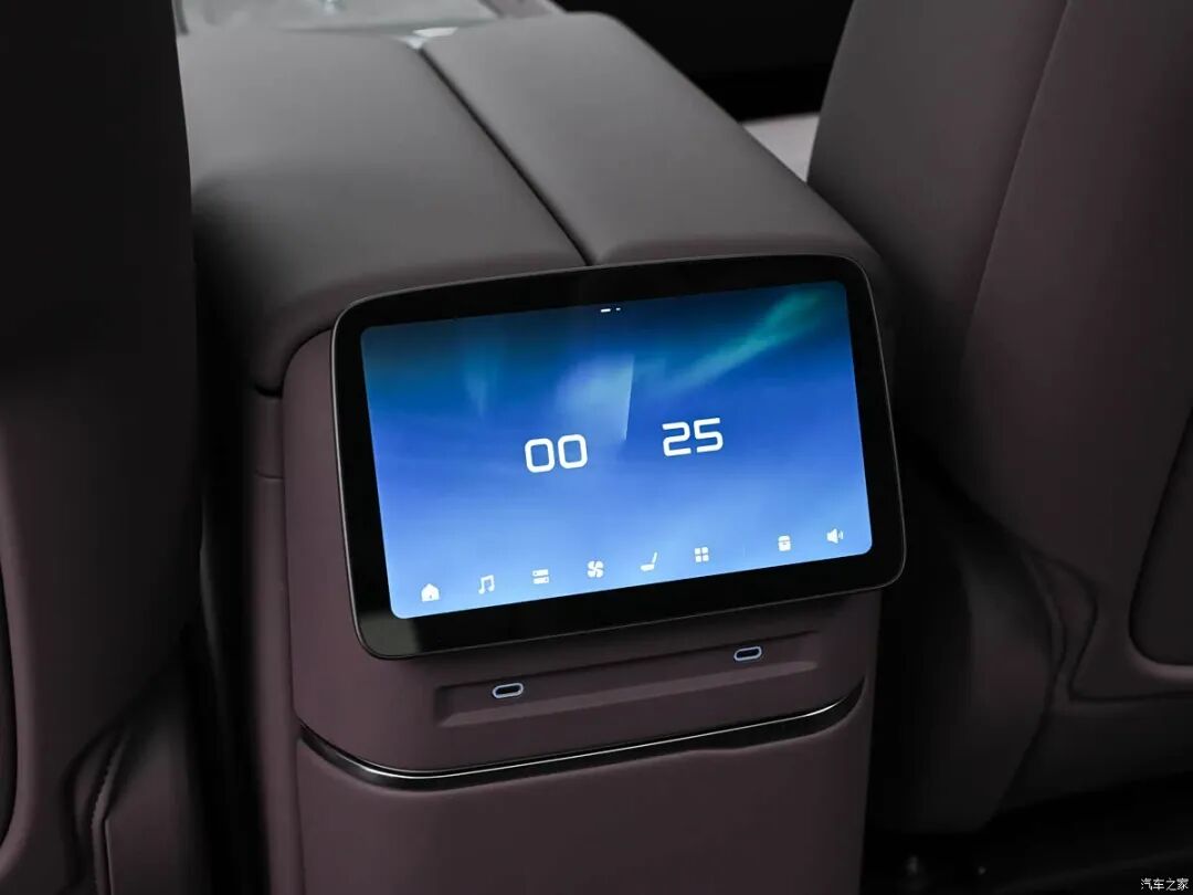 “大湾区揽胜”来了！二排可翻转娱乐屏，零重力座椅，全尺寸六座旗舰SUV，40万你会选它吗？