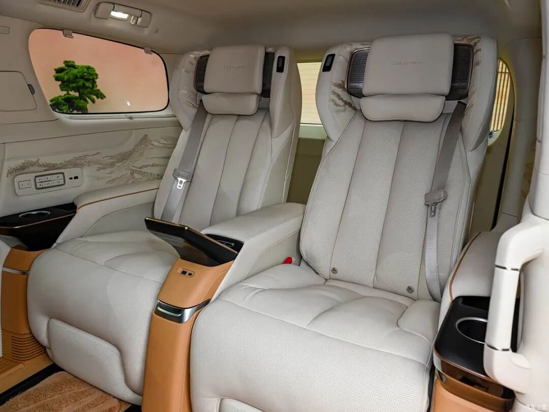 2.0T+48V轻混、9AT，350牛·米，大4座/7座顶奢私享座舱，太尊了！