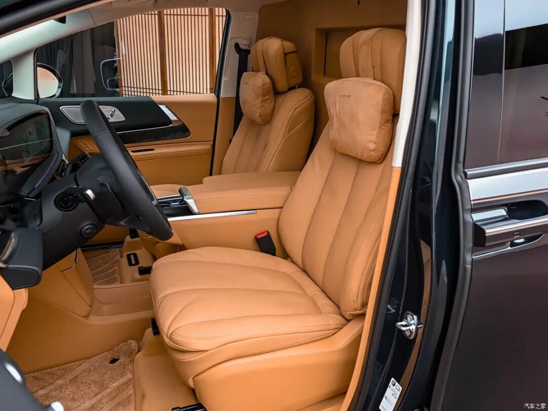 2.0T+48V轻混、9AT，350牛·米，大4座/7座顶奢私享座舱，太尊了！