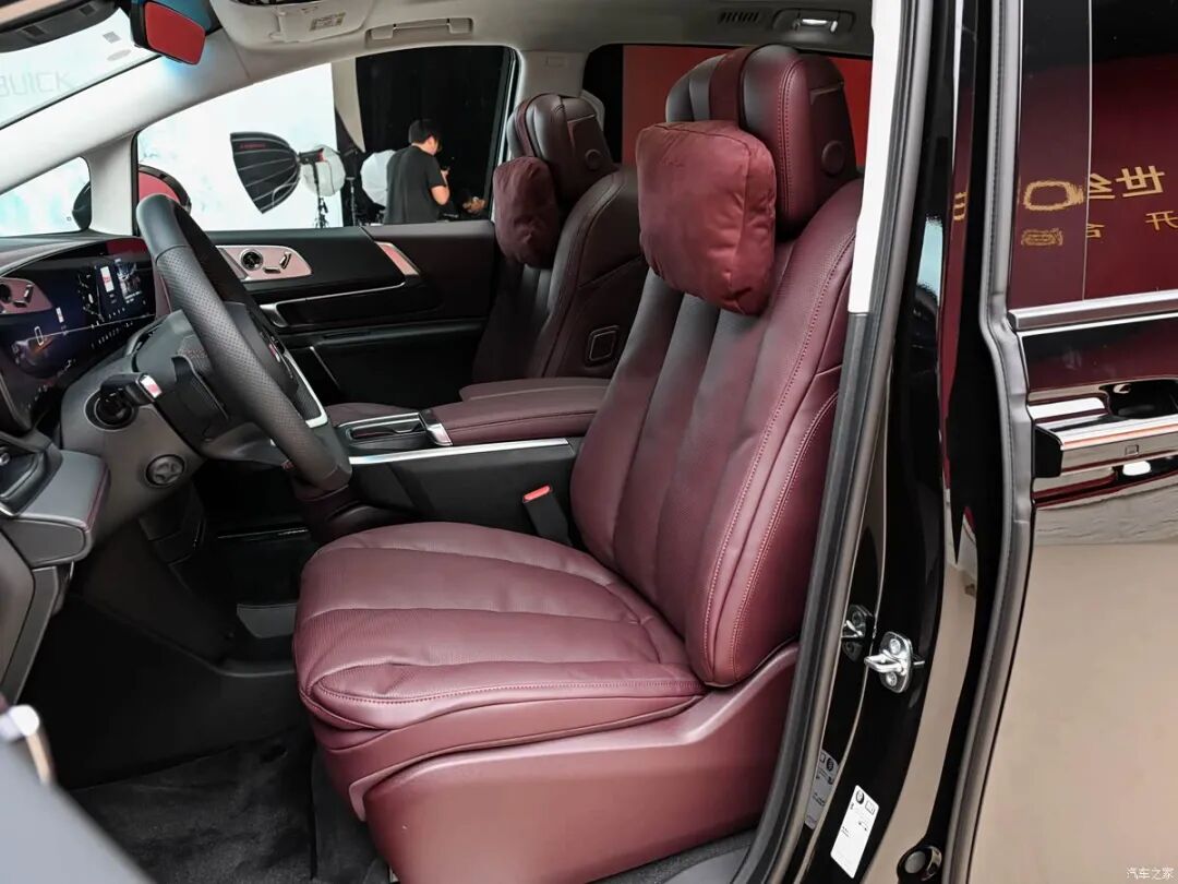 2.0T+48V轻混、9AT，350牛·米，大4座/7座顶奢私享座舱，太尊了！