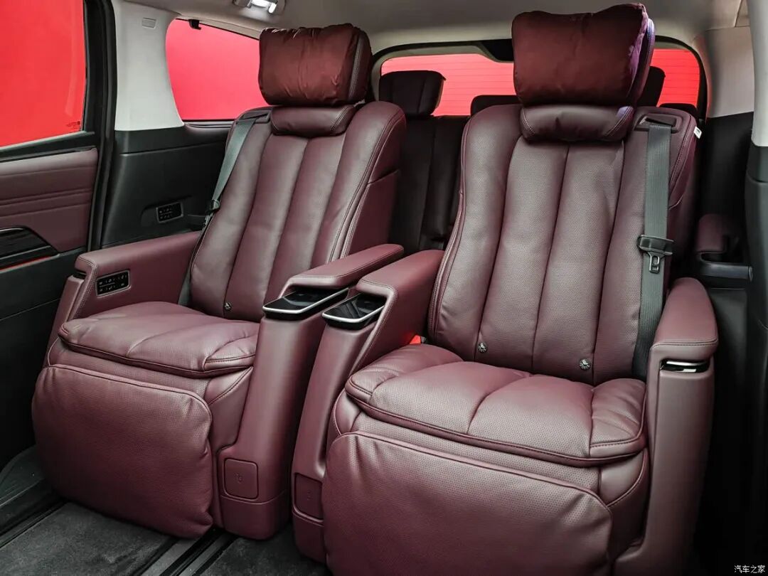 2.0T+48V轻混、9AT，350牛·米，大4座/7座顶奢私享座舱，太尊了！