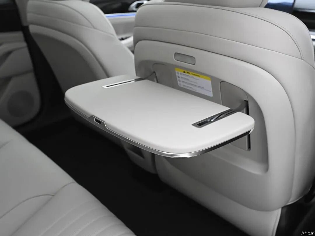 5.4秒破百+电四驱！10-15万买电混家轿，选它还是选秦L/海豹06？