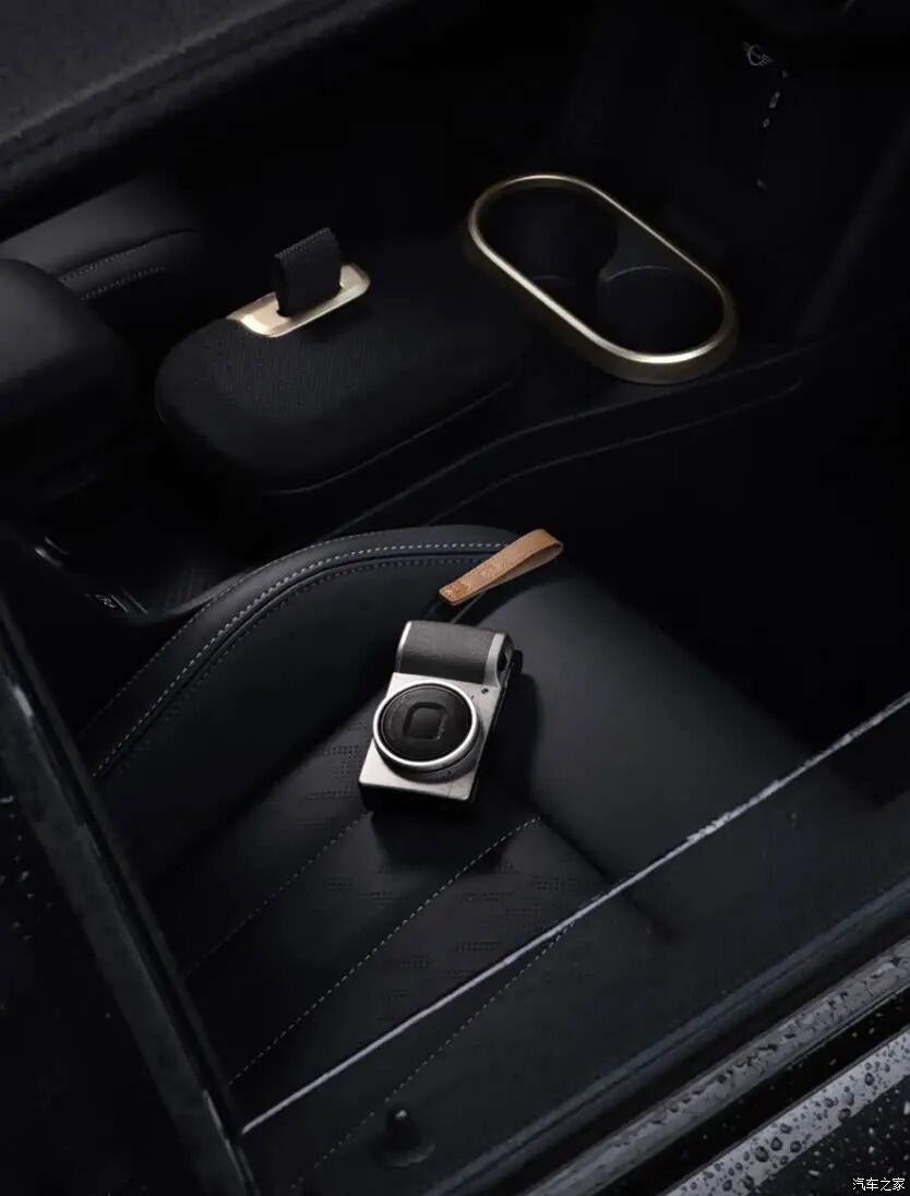 黑标MINI特别版！2.0T+7DCT，子夜黑车漆色+全黑运动套件，太酷了！