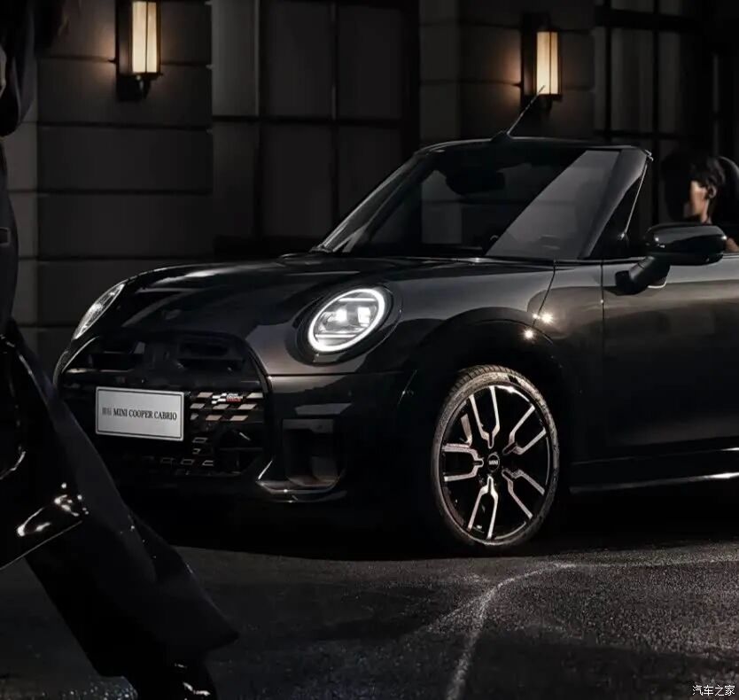 黑标MINI特别版！2.0T+7DCT，子夜黑车漆色+全黑运动套件，太酷了！