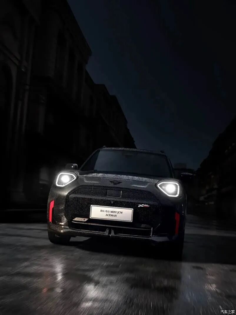 黑标MINI特别版！2.0T+7DCT，子夜黑车漆色+全黑运动套件，太酷了！