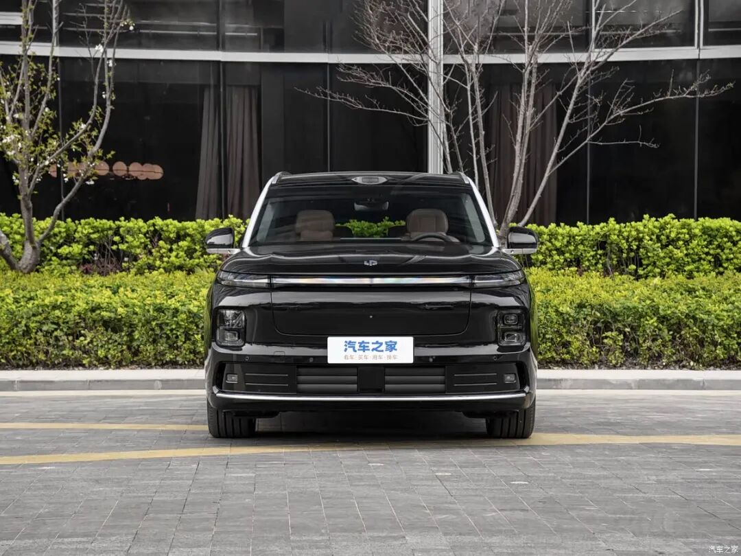 21.98万起！大型旗舰SUV，车长5米2多，天鹅绒顶棚，1600万色漫反射氛围灯，6座/7座可选！