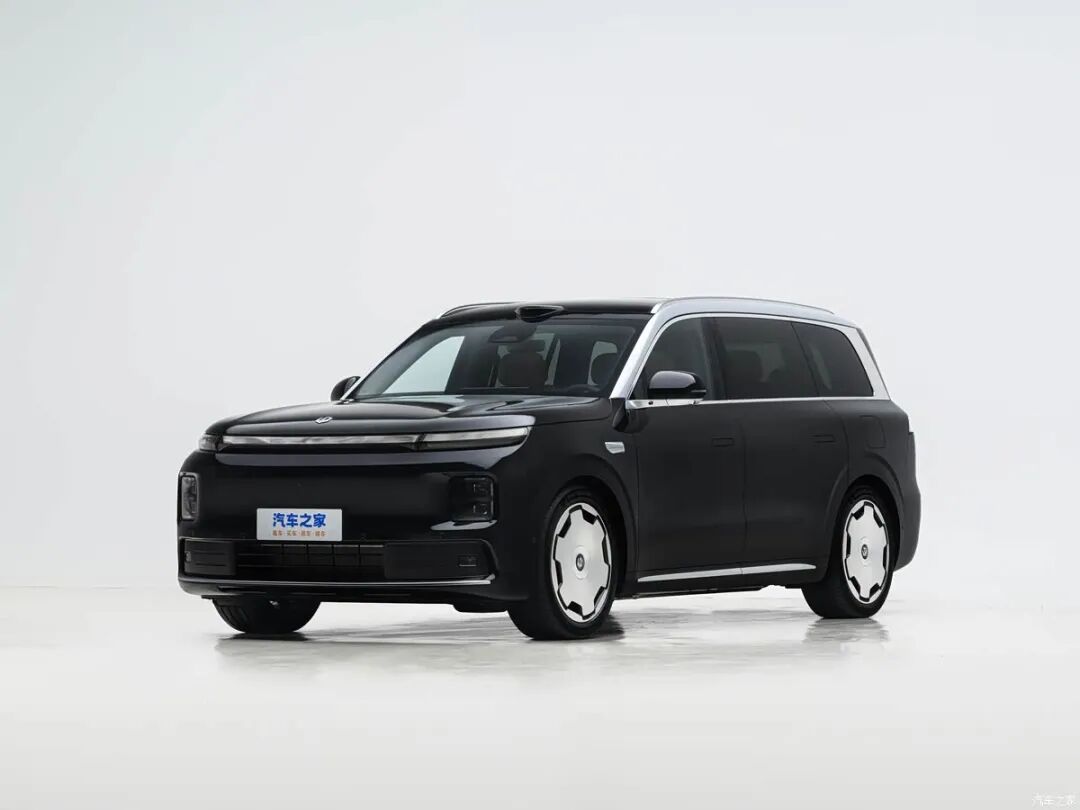 21.98万起！大型旗舰SUV，车长5米2多，天鹅绒顶棚，1600万色漫反射氛围灯，6座/7座可选！