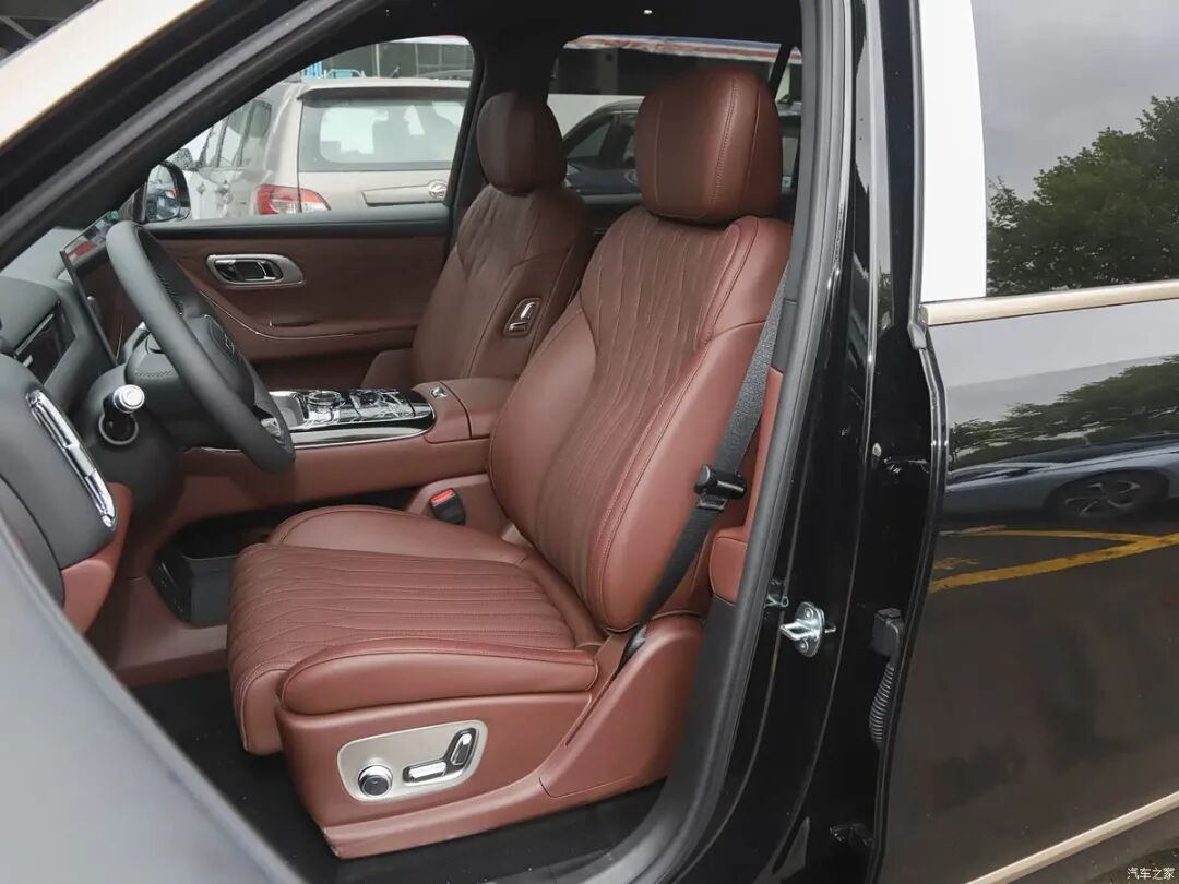 黑+金双拼配色，21英寸轮圈，30英寸大屏，续航超1300km！