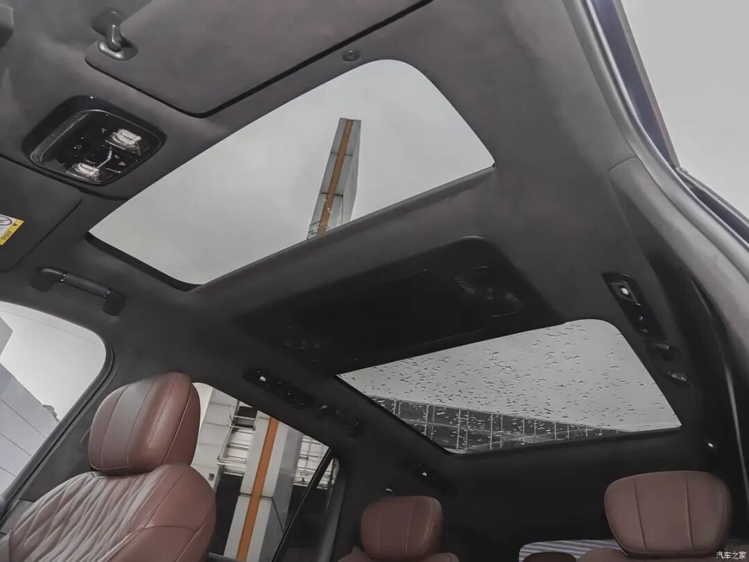 黑+金双拼配色，21英寸轮圈，30英寸大屏，续航超1300km！