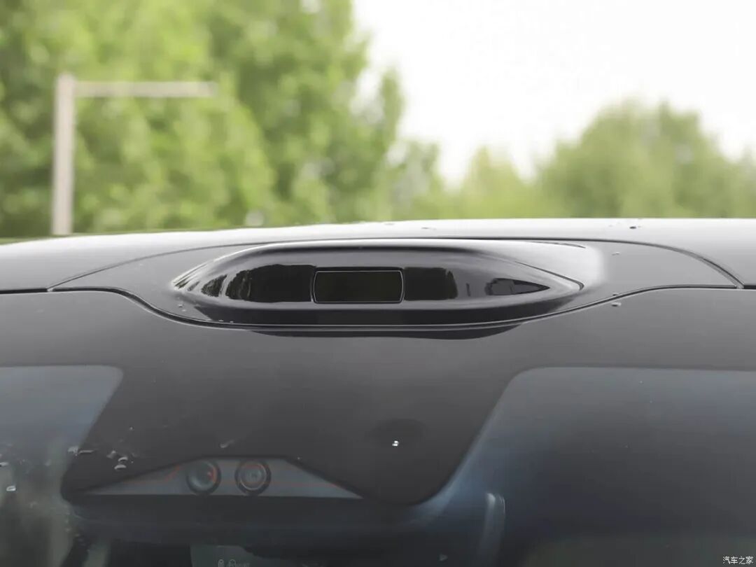 黑+金双拼配色，21英寸轮圈，30英寸大屏，续航超1300km！