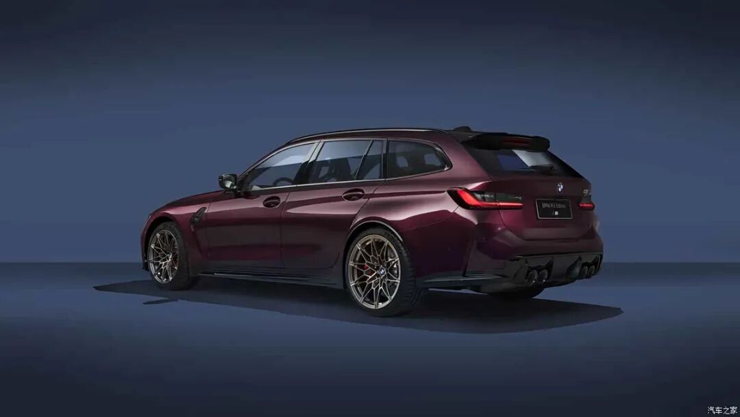 3.0T 六缸、530马力，黑色外框双肾进气格栅+熏黑车灯，限量20台！