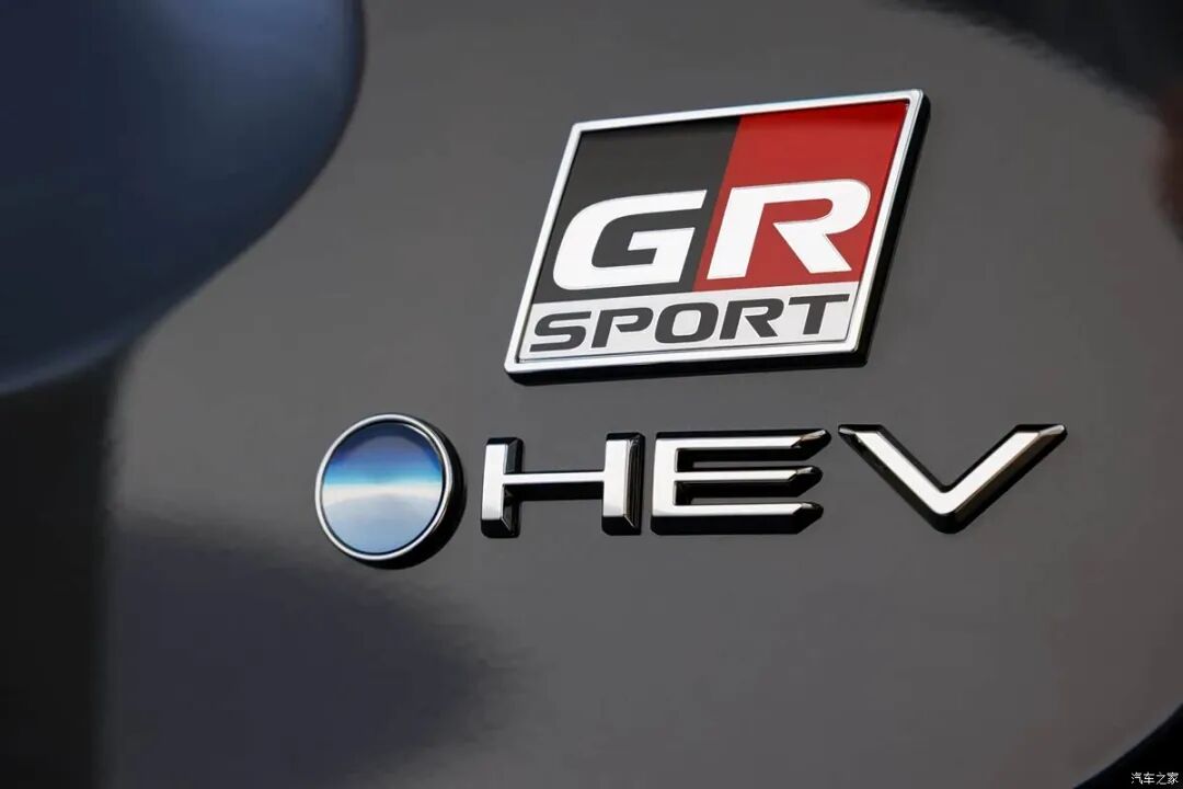 取消“胡须式”格栅，两驱/四驱可选，高颜值入门级SUV看看这辆！