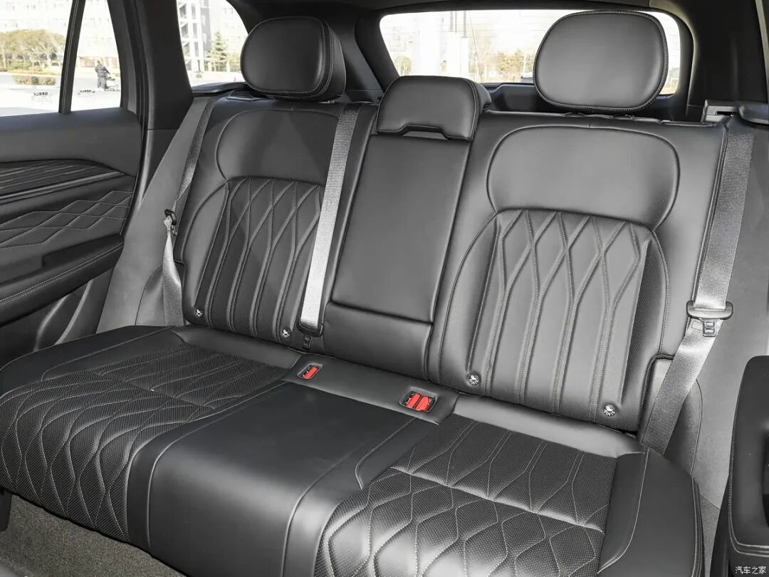 沉稳大气，百公里才不到5个油！上班通勤又省一笔！
