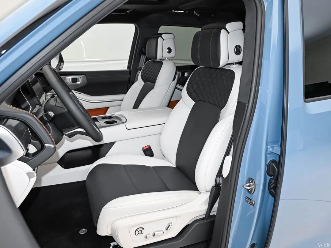 轴距3000mm，22英寸大轮圈，“祥麟焰尾”悬浮扰流板，硬派“方盒子”也有“冰箱/彩电/大沙发”？