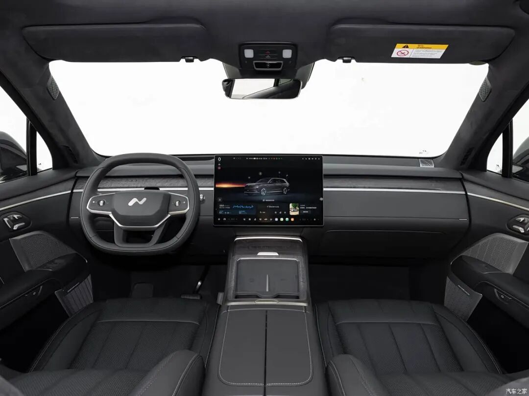 租电后17.98万起入手大型SUV！“冰箱彩电大沙发”，256色氛围灯，零跑D19/汉兰达对手来了？