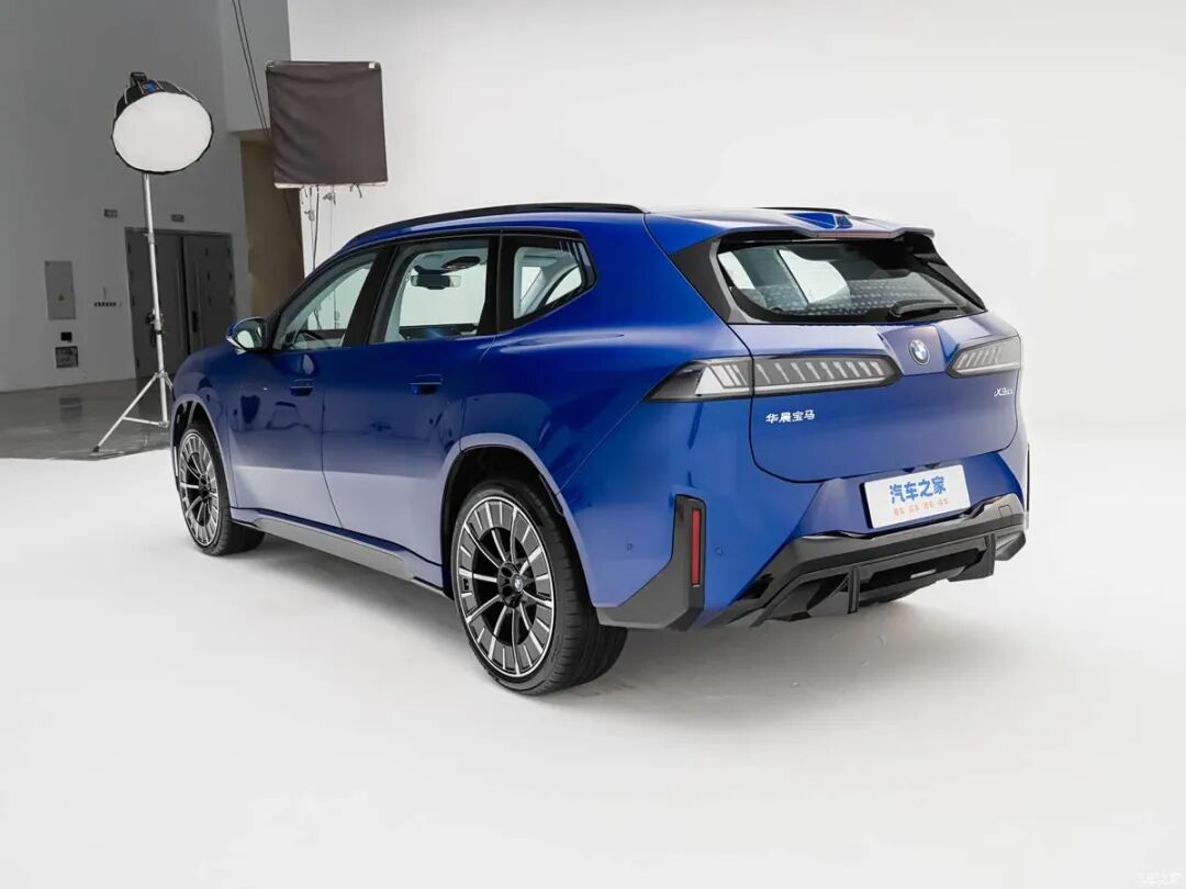 4.9秒破百，469马力，645N·m，轴距超3米，800V架构，BBA三巨头 VS Model Y/YU7你怎么选？