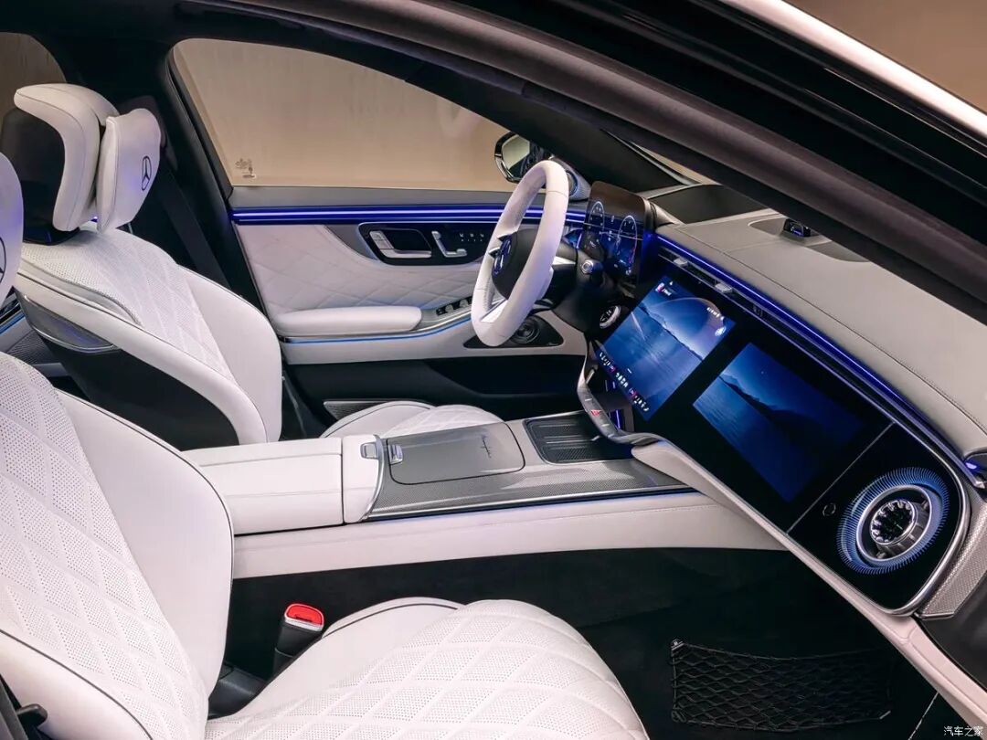 王者归来！史上最强改款S级！三叉星徽迎宾光毯，“头等舱座椅”，尊贵！