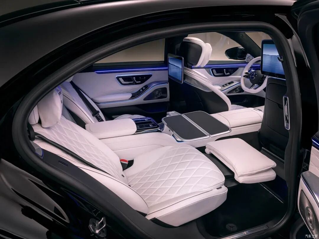 王者归来！史上最强改款S级！三叉星徽迎宾光毯，“头等舱座椅”，尊贵！