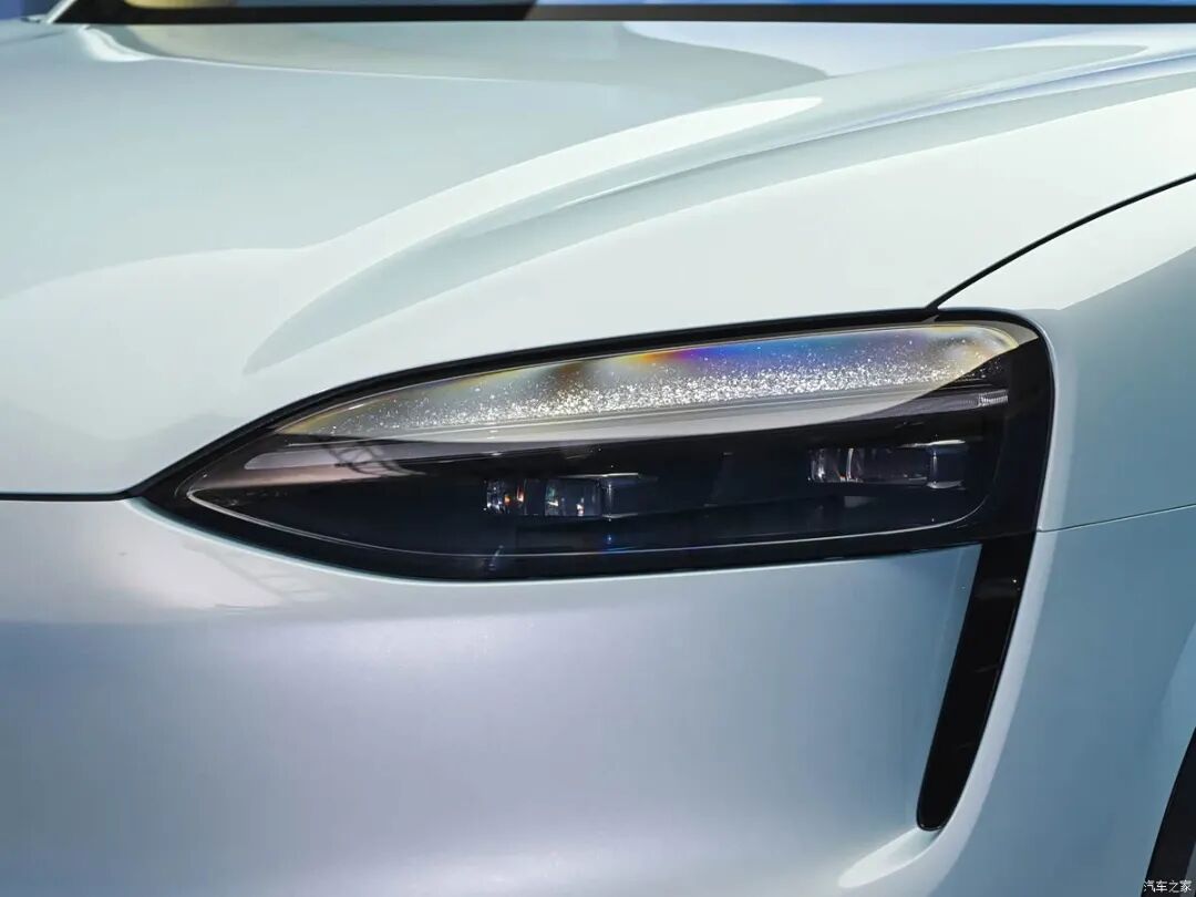 25.98万起，“向日葵屏”+“灵感橱窗”，最适合年轻人的问界来了！