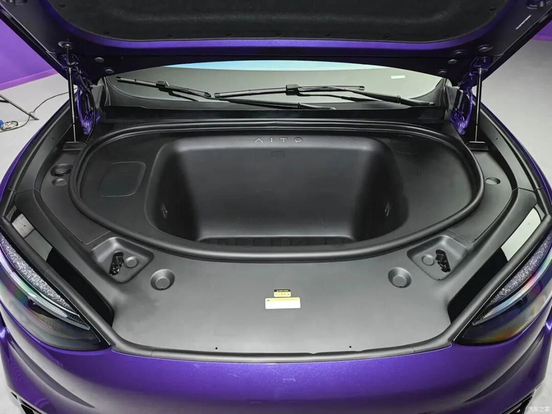 25.98万起，“向日葵屏”+“灵感橱窗”，最适合年轻人的问界来了！