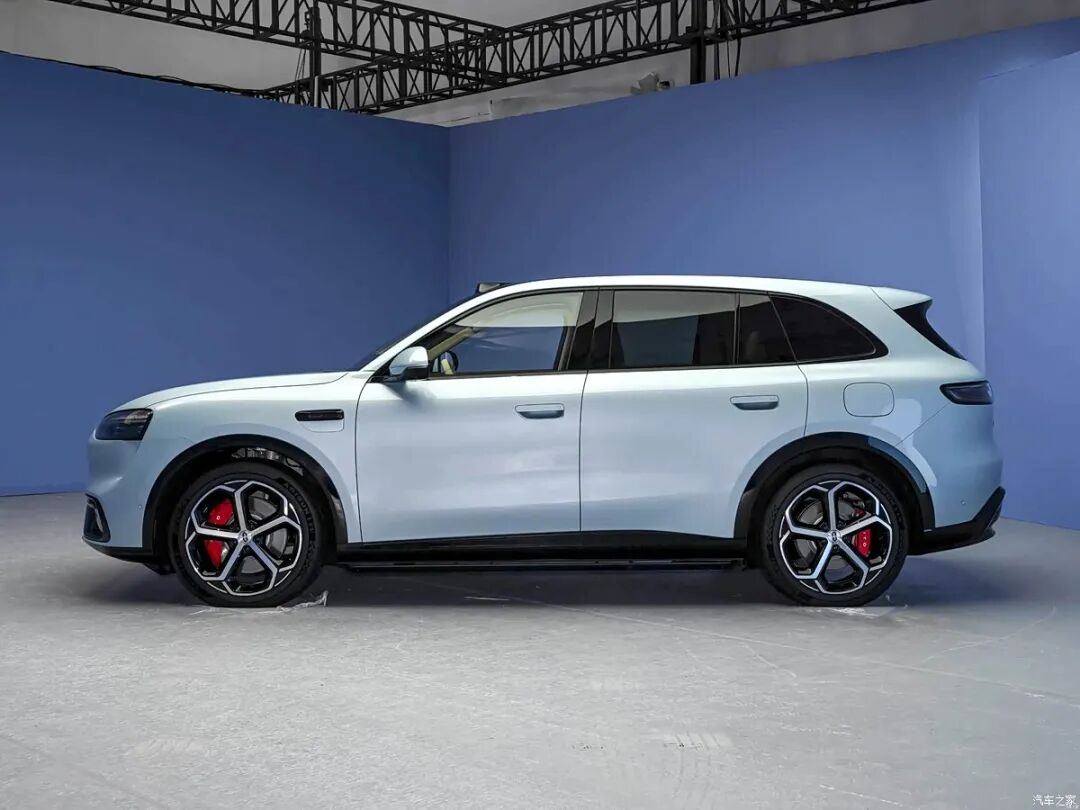 25.98万起，“向日葵屏”+“灵感橱窗”，最适合年轻人的问界来了！