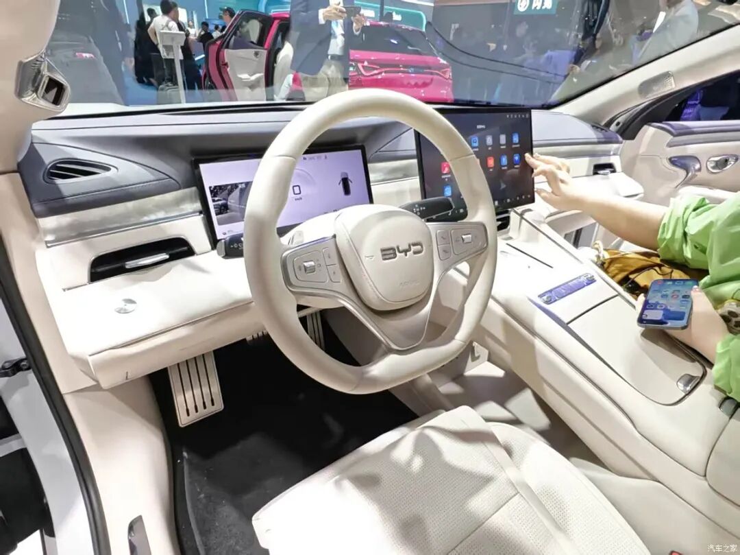 轴距超3米1，大7座SUV，大唐EV预售25万起！比亚迪“军团”新车来袭！