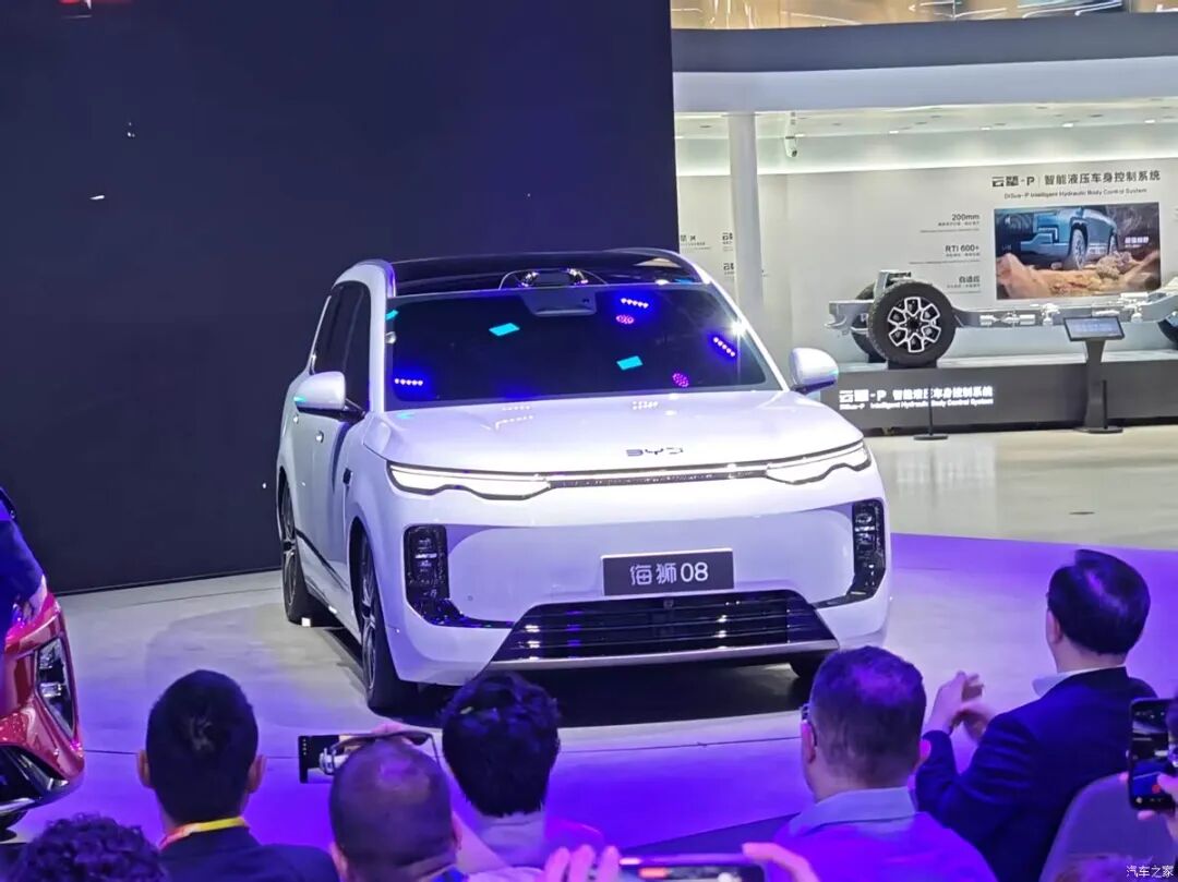 轴距超3米1，大7座SUV，大唐EV预售25万起！比亚迪“军团”新车来袭！