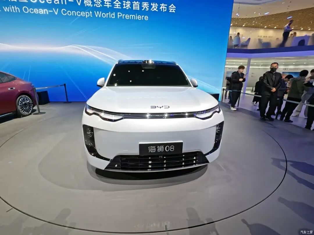 轴距超3米1，大7座SUV，大唐EV预售25万起！比亚迪“军团”新车来袭！