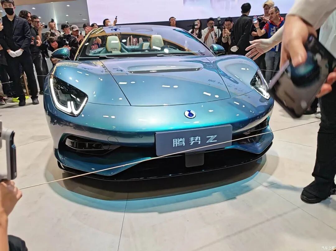 零百加速2秒内！4座敞篷，云辇-M、易三方，这车高低要摸摸！