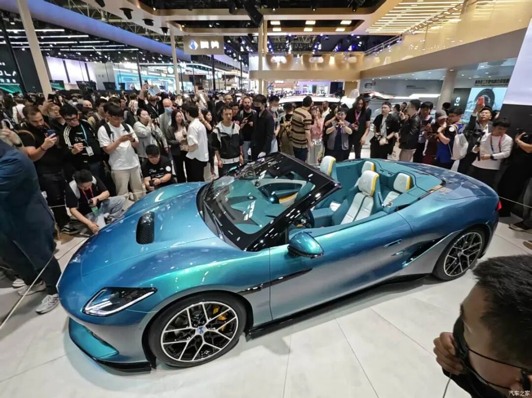 零百加速2秒内！4座敞篷，云辇-M、易三方，这车高低要摸摸！