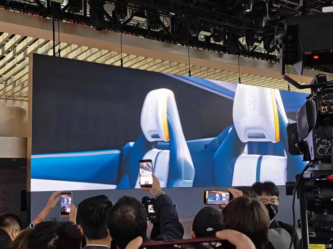 零百加速2秒内！4座敞篷，云辇-M、易三方，这车高低要摸摸！