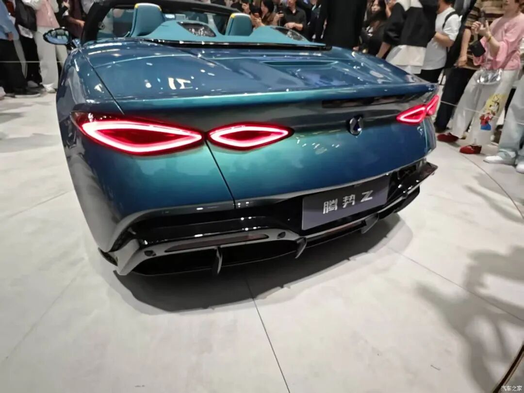 零百加速2秒内！4座敞篷，云辇-M、易三方，这车高低要摸摸！