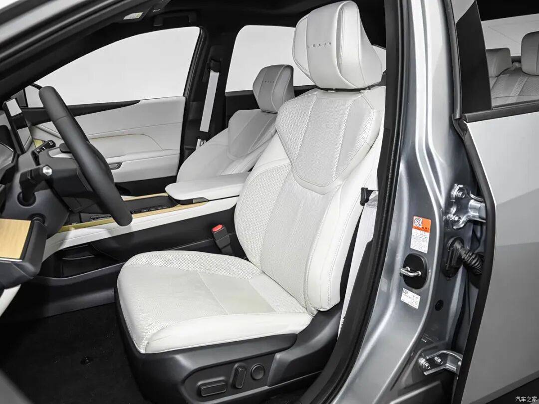 2.0L、E-CVT，双联大屏，小鸭尾，同样价格，你会选它还是选BBA？