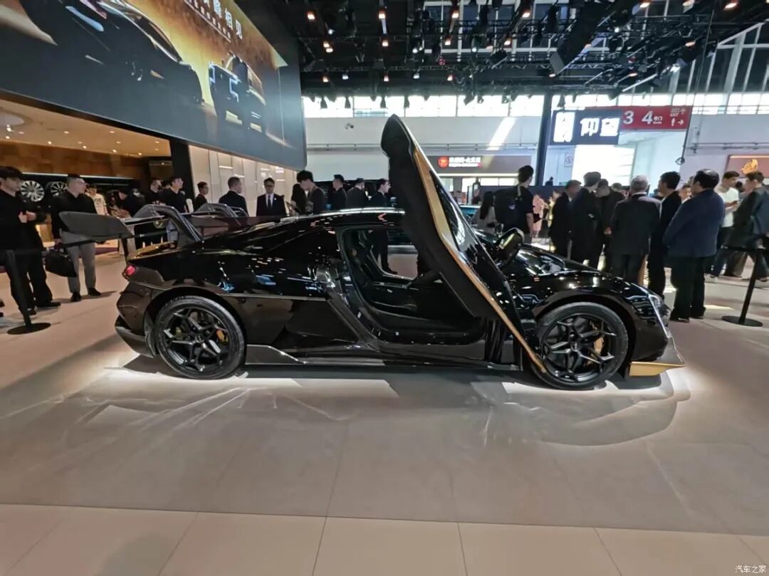 2.0T，1520牛·米，双独立航空座椅，大四座顶级旗舰SUV，太豪了！