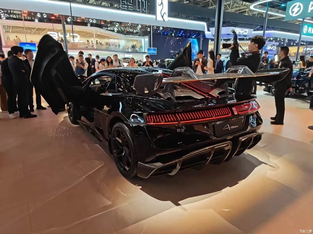 2.0T，1520牛·米，双独立航空座椅，大四座顶级旗舰SUV，太豪了！