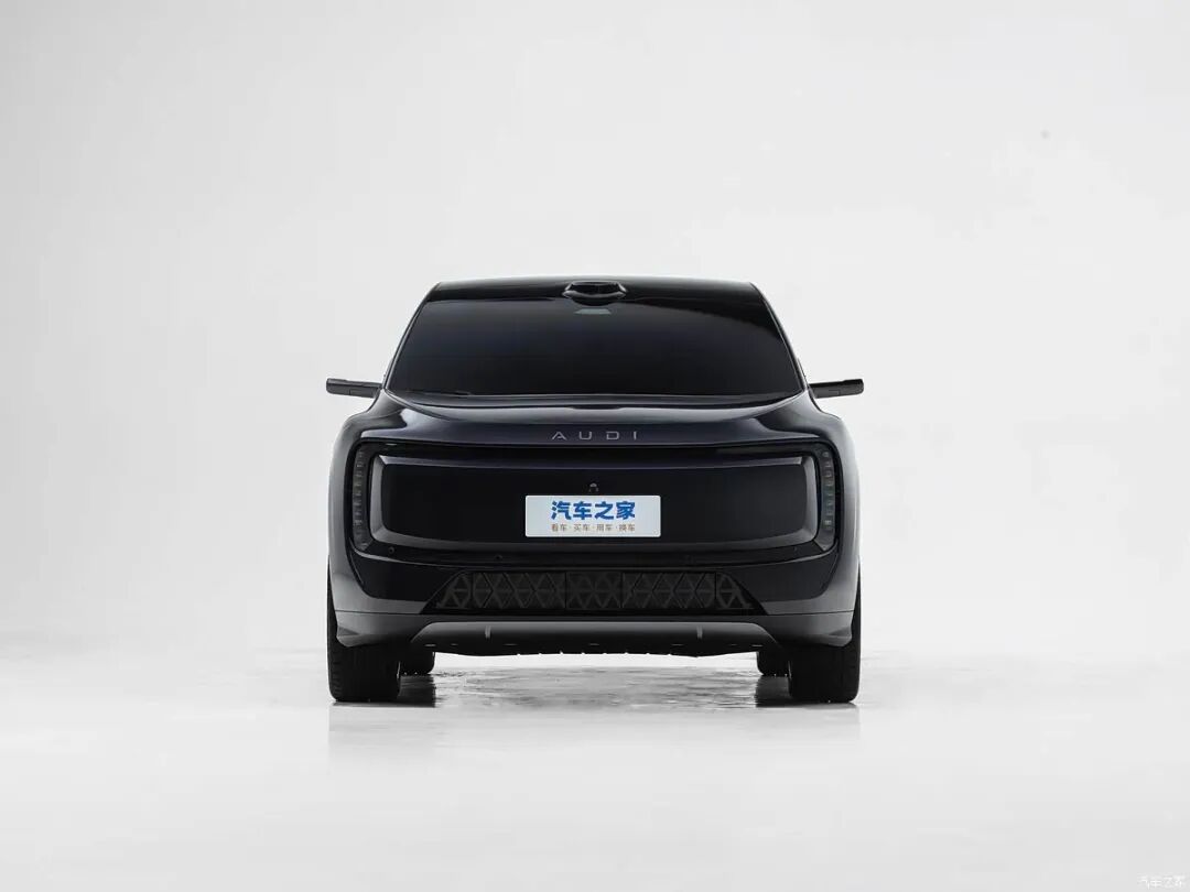 激光雷达，22英寸大轮圈，电子外后视镜，贯穿式“带鱼”屏，纯电续航751km！