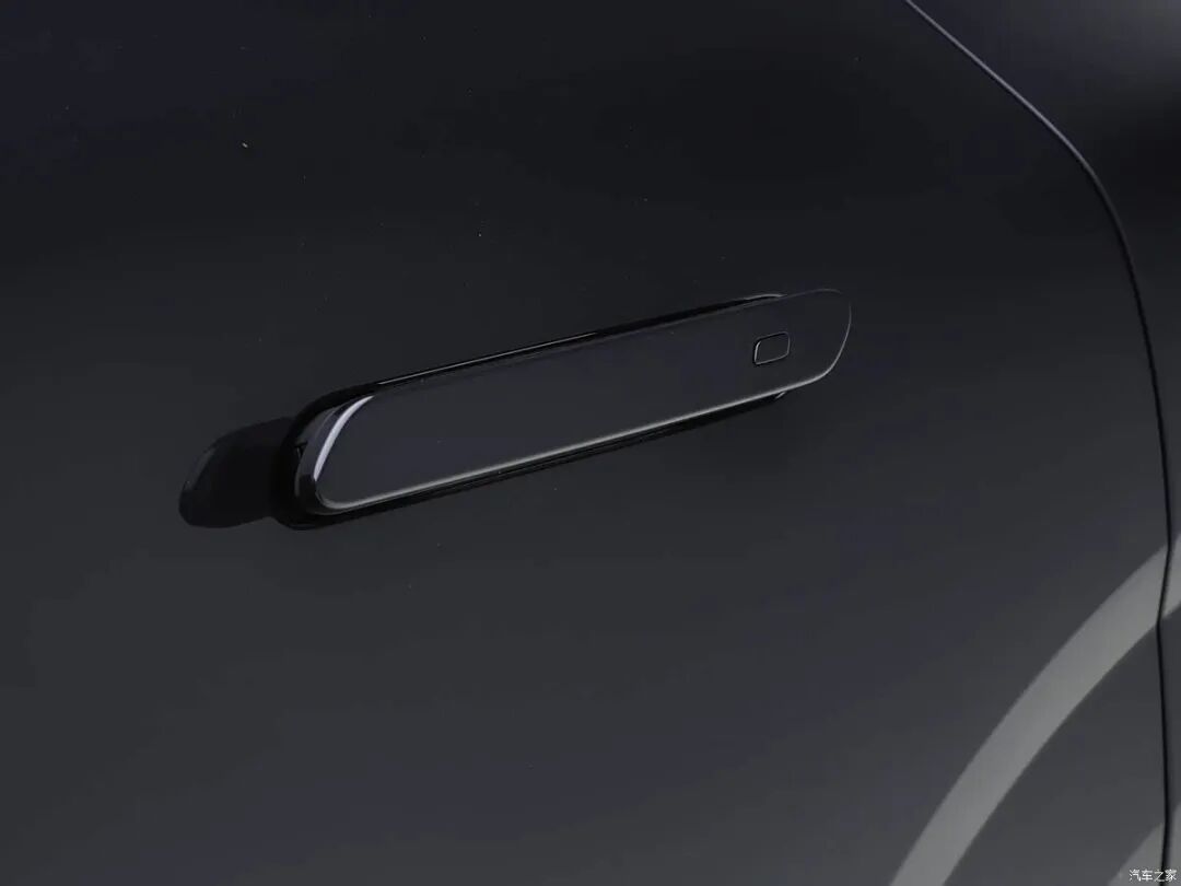 激光雷达，22英寸大轮圈，电子外后视镜，贯穿式“带鱼”屏，纯电续航751km！