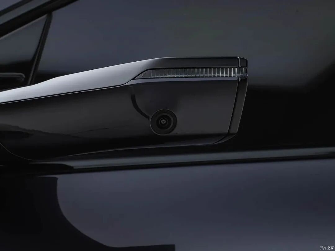 激光雷达，22英寸大轮圈，电子外后视镜，贯穿式“带鱼”屏，纯电续航751km！