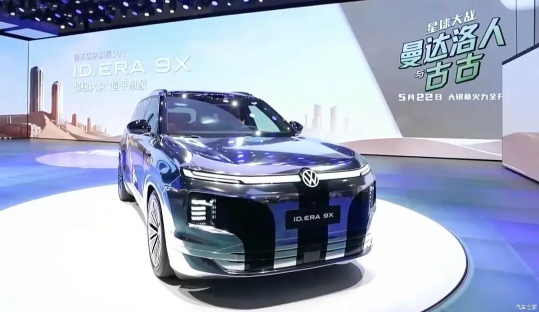 2+2+2大六座SUV，百公里6个多油，九屏交互，“大床房”，“拳打”理想L8、“脚踢”智己LS9行不行？