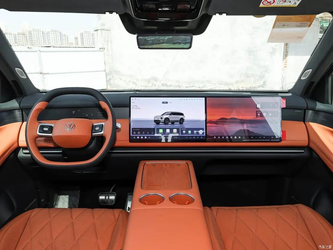 2+2+2大六座SUV，百公里6个多油，九屏交互，“大床房”，“拳打”理想L8、“脚踢”智己LS9行不行？