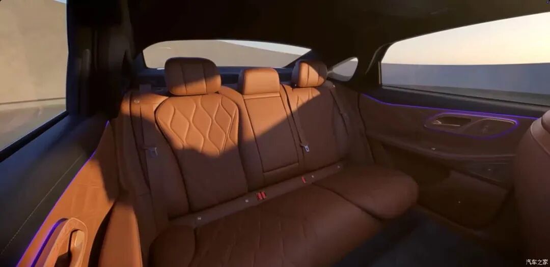 2.0T、400牛·米，环抱式座舱，悬浮大屏，机械式旋钮，精致感满满！