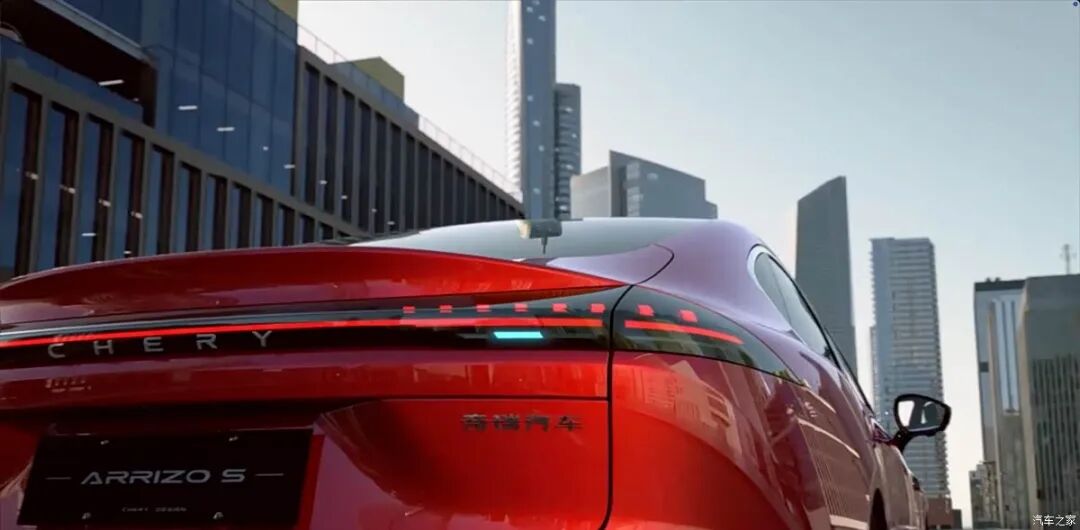 2.0T、400牛·米，环抱式座舱，悬浮大屏，机械式旋钮，精致感满满！