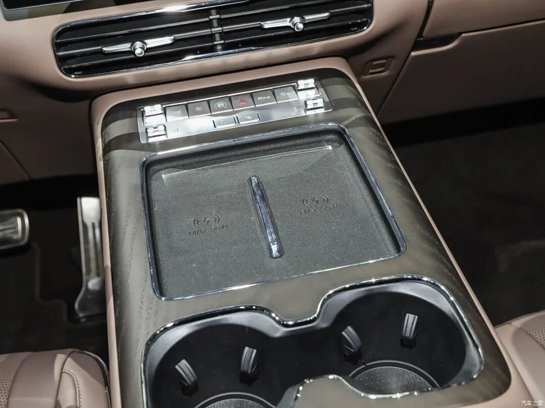 全车11块屏！第二代刀片电池+闪充，天神之眼5.0，零压云绒座椅，全家出行看看这辆！