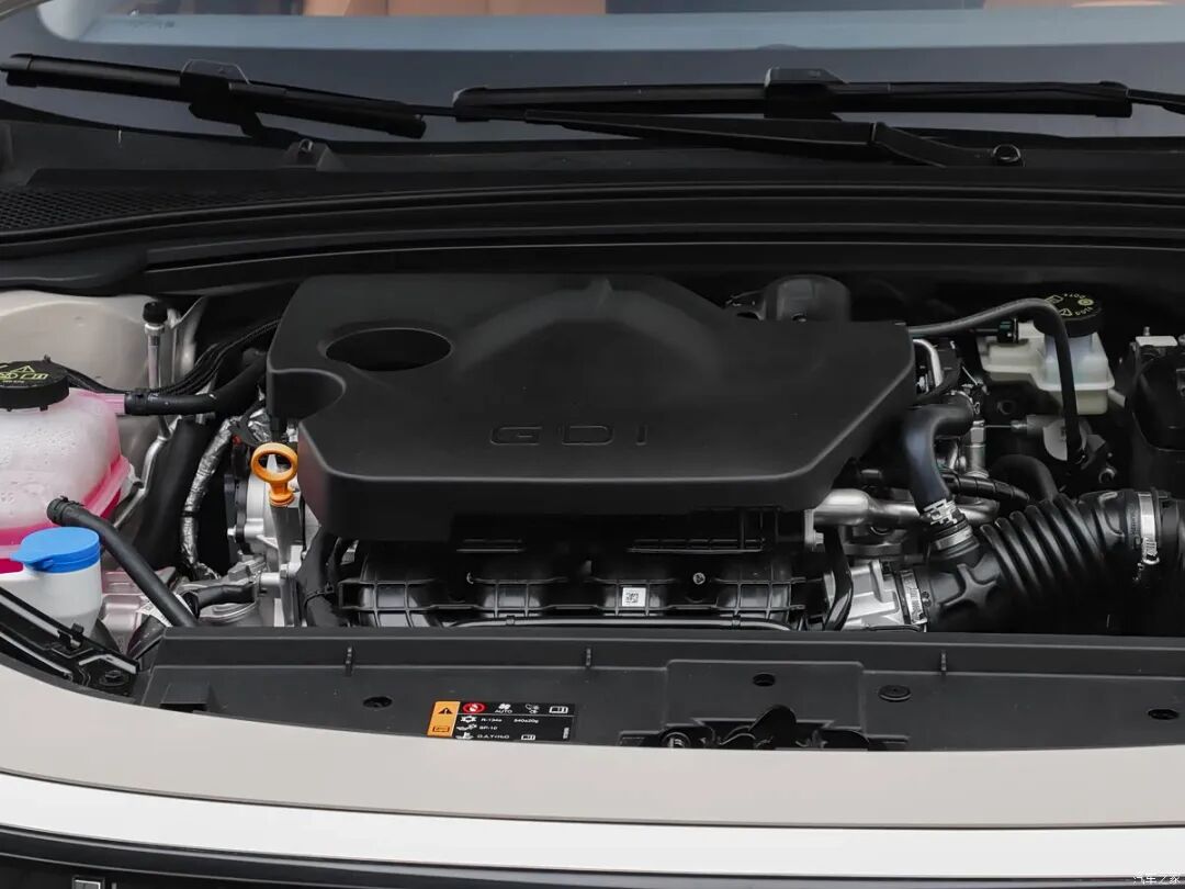 限时抢定价6.59万起！“国泰民安脸”，15.6英寸2.5K大屏，百公里不到6个油！