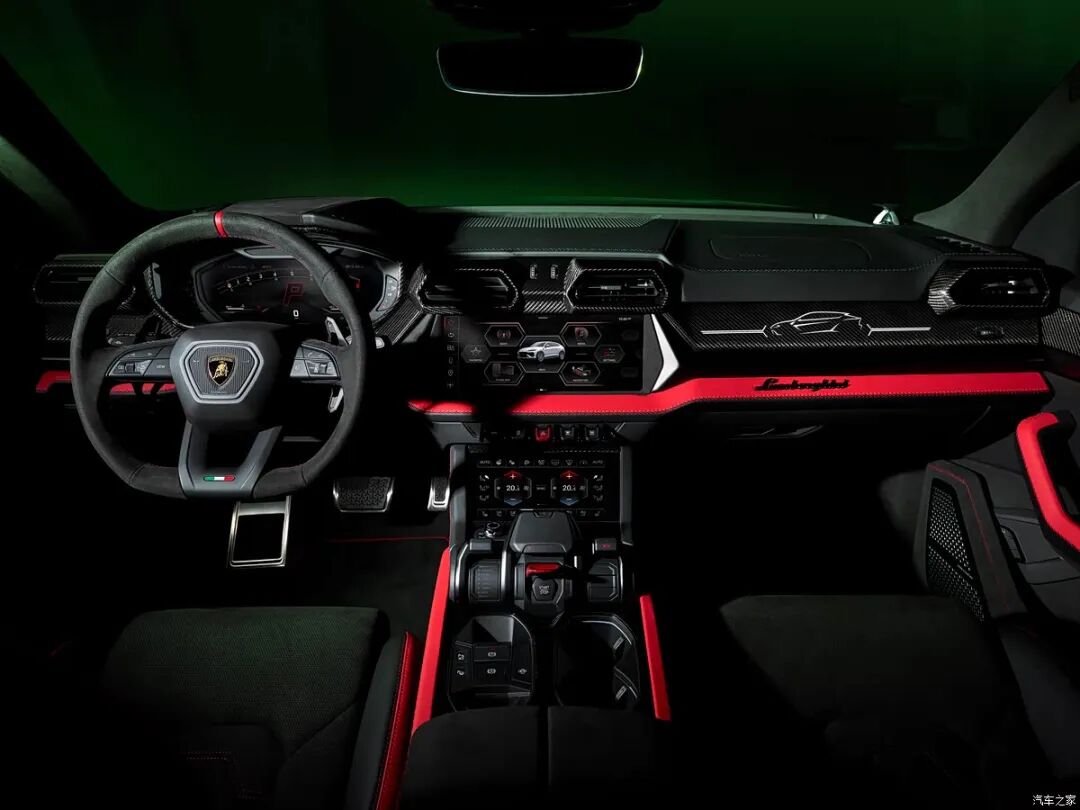 3.4秒破百！4.0T V8、800马力、950牛·米，亮黑涂装，运动+豪华都在线！